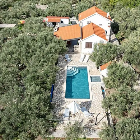 Ivan With Heated Pool By Guide Villa Blato (Korcula)